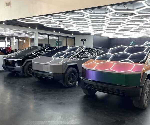 cybertruck-wraps-phoenix