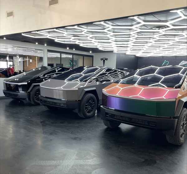 cybertruck-wraps-phoenix